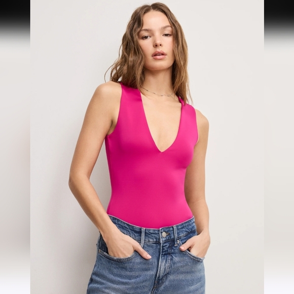 GOOD AMERICAN Magenta Pink Scuba V Neck Bodysuit NWOT L Shapwear Skims Revolvw - Picture 1 of 12